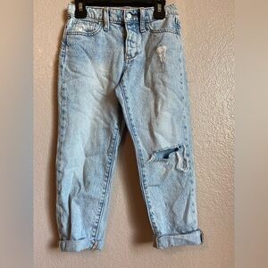 Girls high rise straight leg jeans. Size 6. Good condition